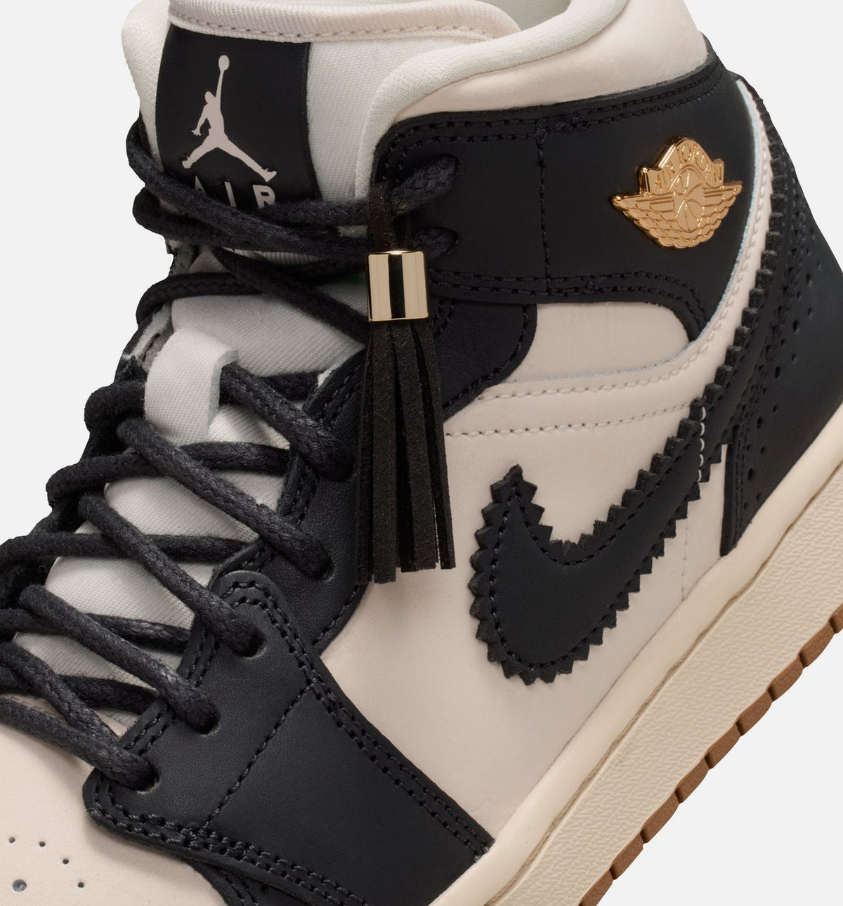 Air Jordan 1 Mid SE Women's – Off-Noir/Chalk/Pearl White